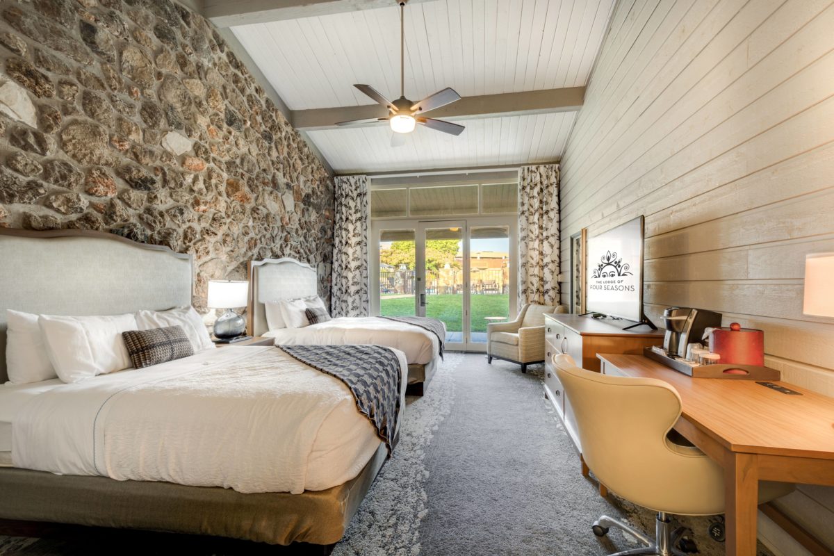 Lanai Rooms The Lodge of Four Seasons Options