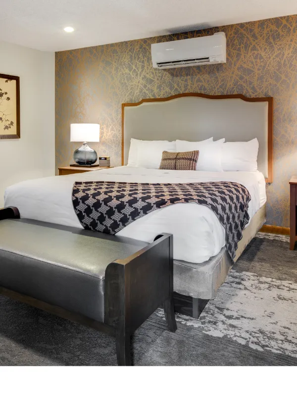 LFS Deal Post Image (Post Image) Explore ADA-compliant rooms at Lodge of Four Seasons, designed for comfort, accessibility, and an unforgettable stay.